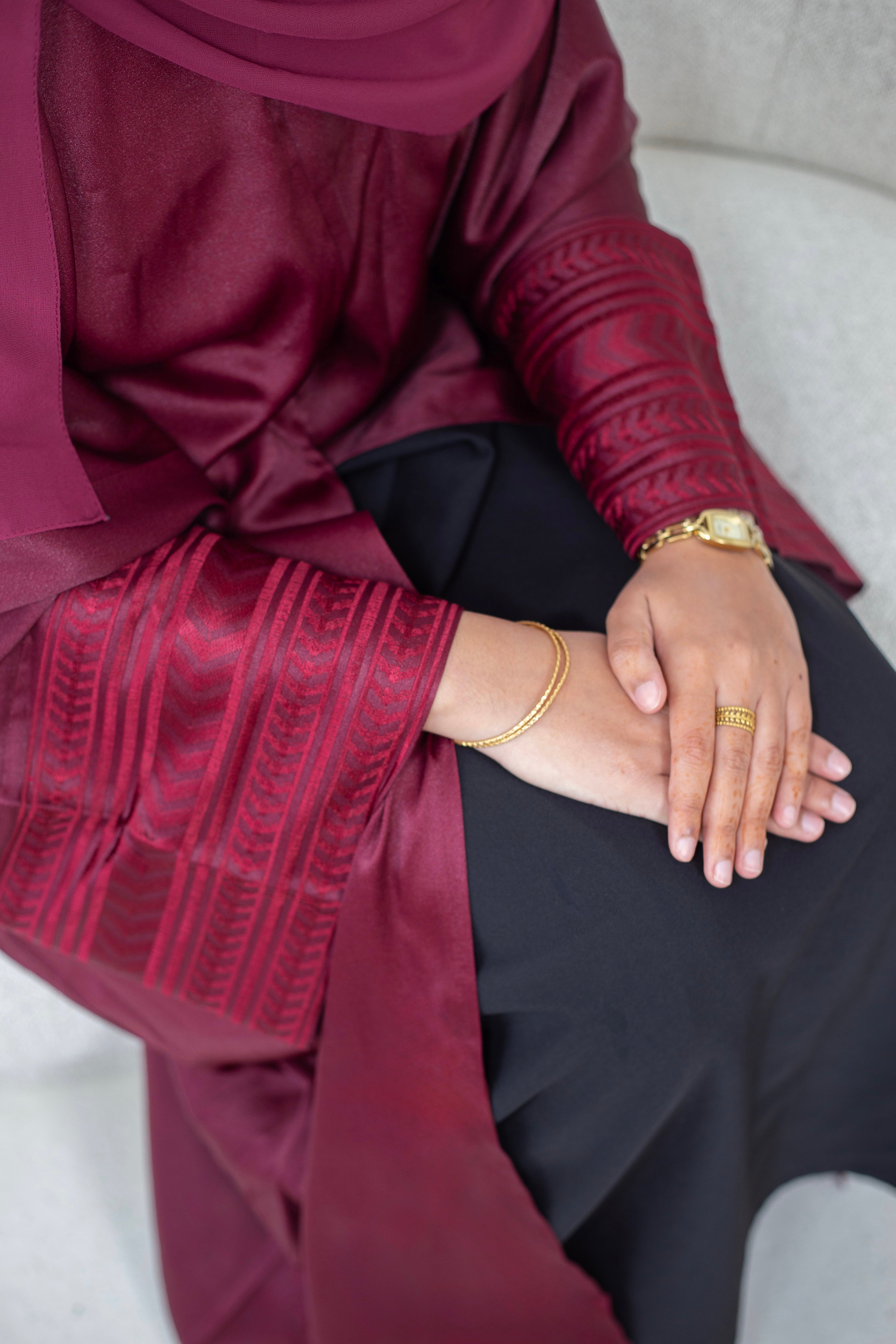 Abaya Layāl - hijab inclus