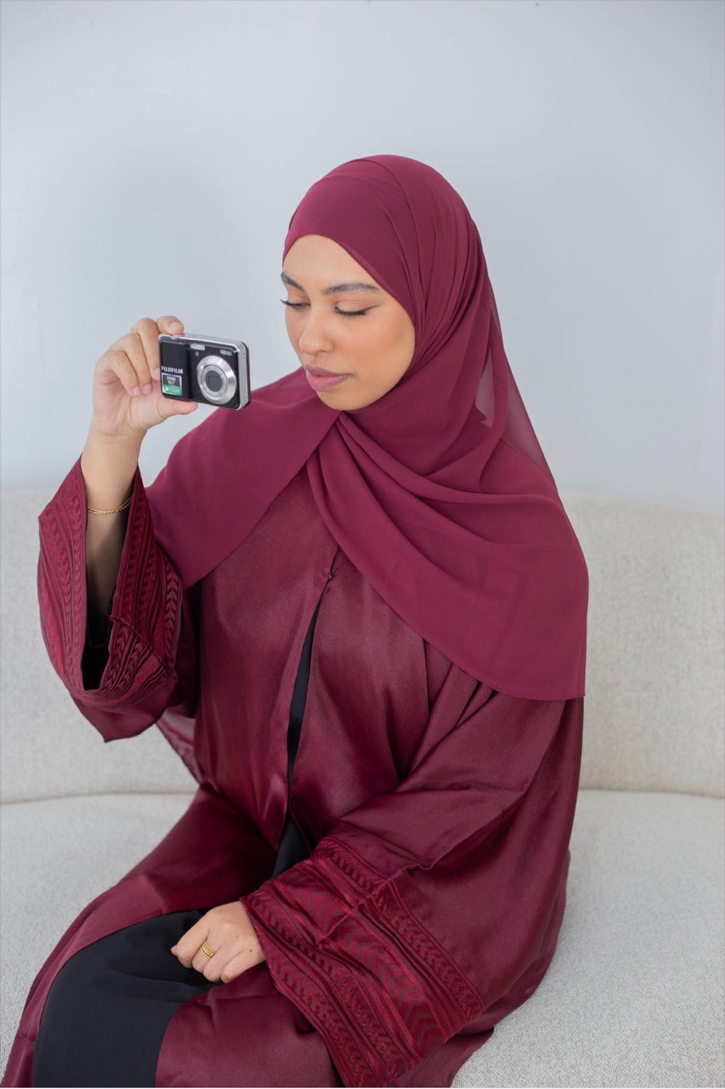 Abaya Layāl - hijab inclus