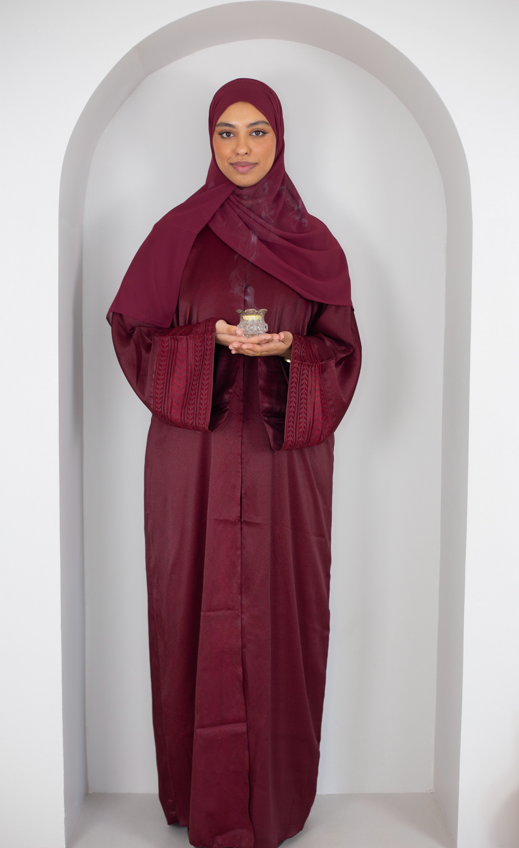 Abaya Layāl - hijab inclus