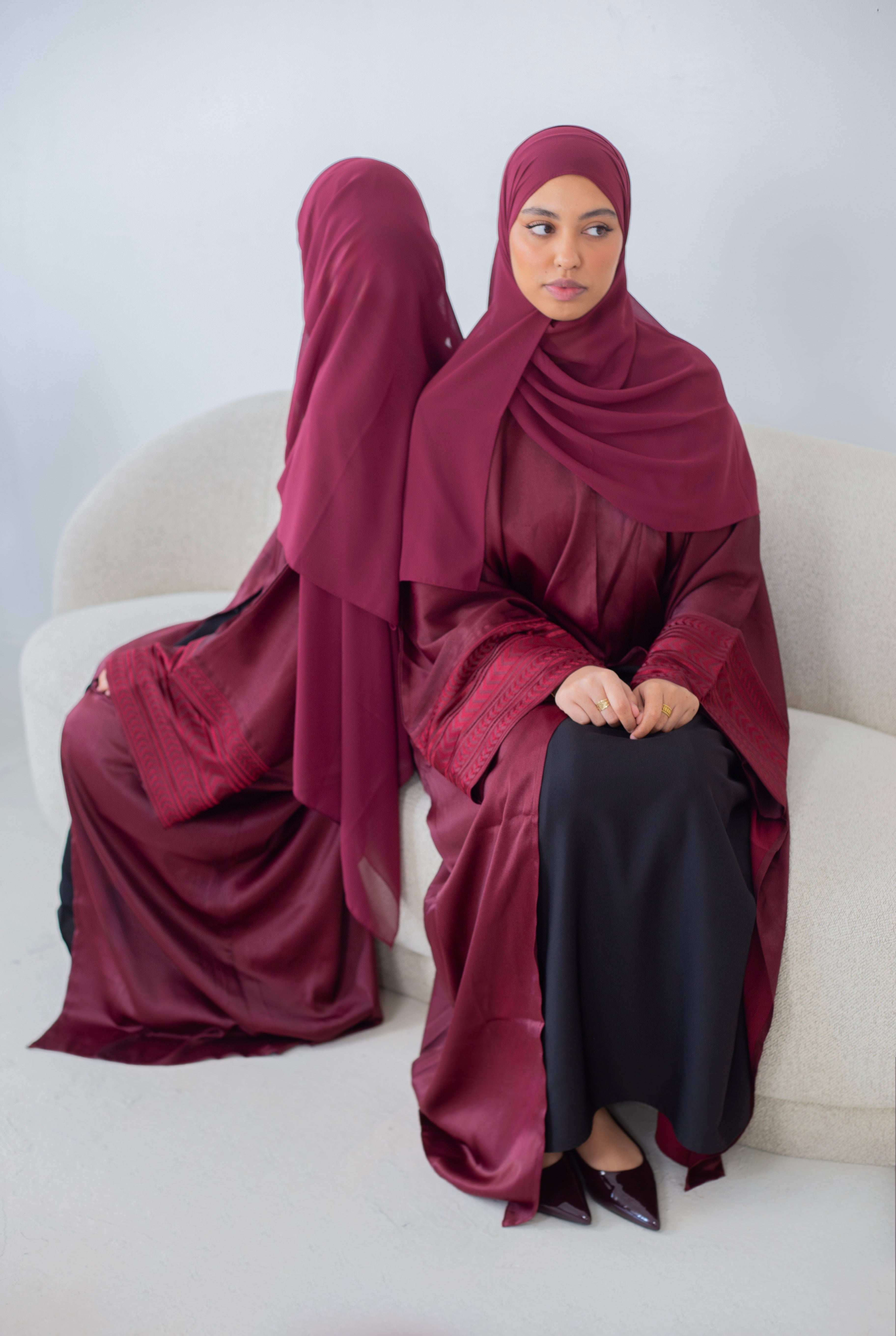Abaya Layāl - hijab inclus