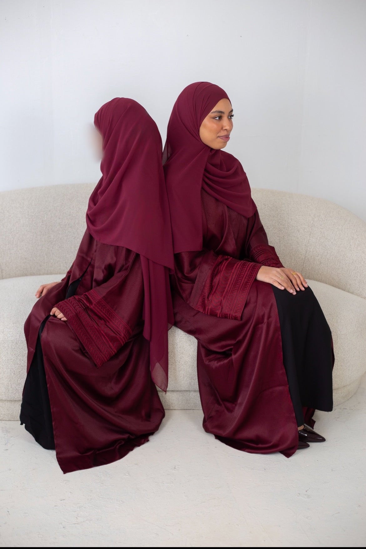 Abaya Layāl - hijab inclus